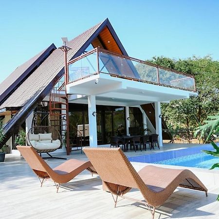 Redwood Cabin Bolinao Exterior foto